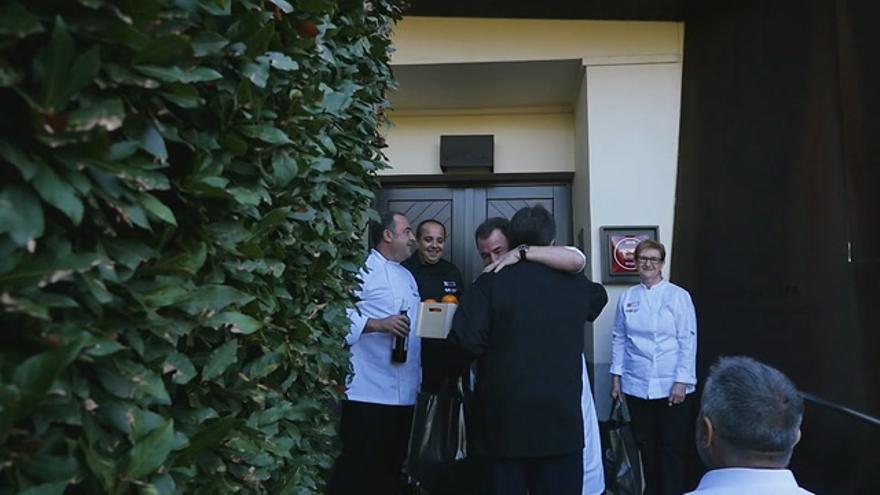 VÍDEO | Martín Berasategui disfruta preparando y degustando un arrocito de Castellón