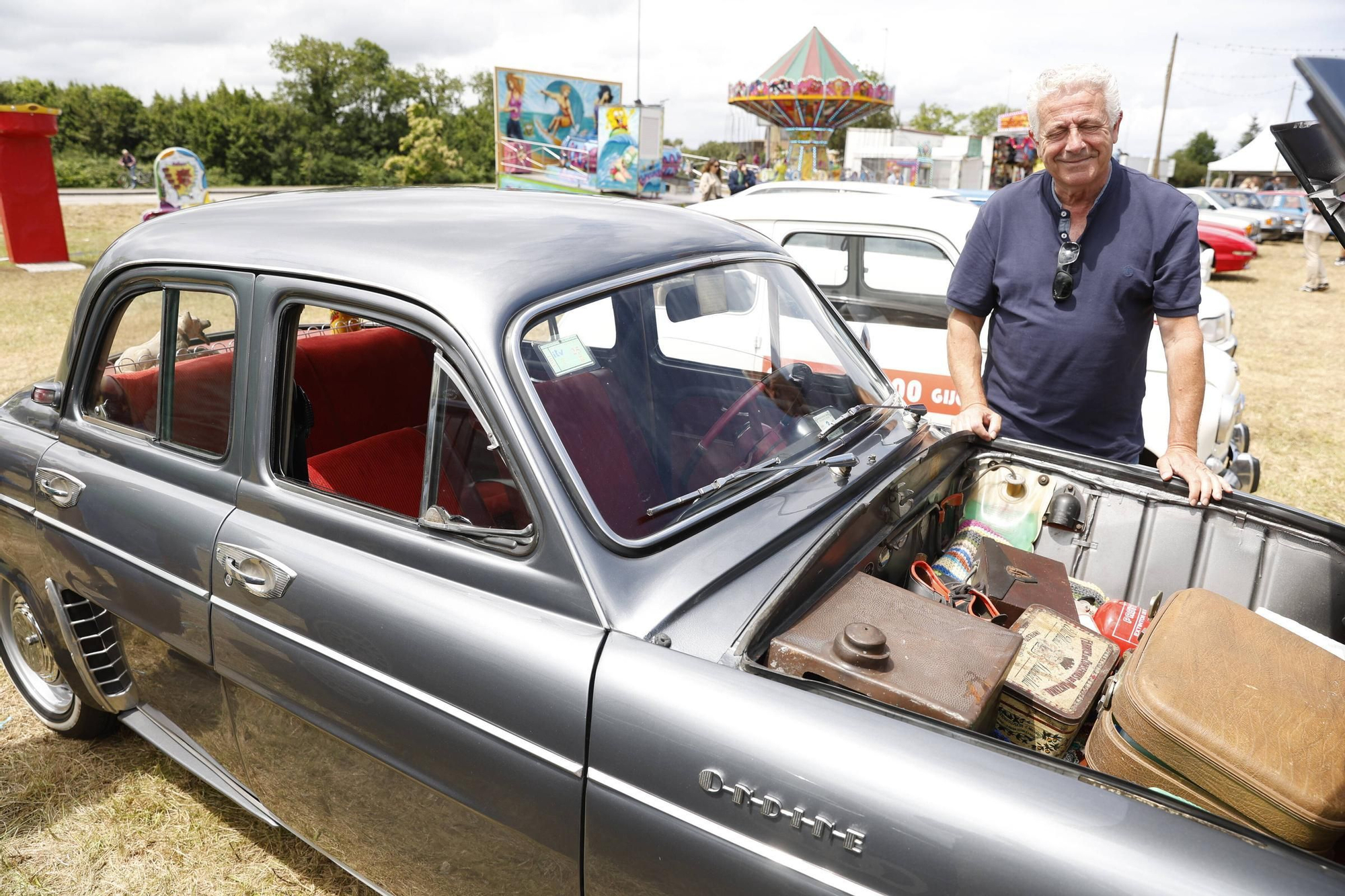 La exposición de coches clásicos en Cabueñes, en imágenes