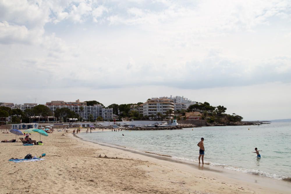 Fase 2 de la desescalada de Mallorca: Primer día con el baño autorizado en las playas