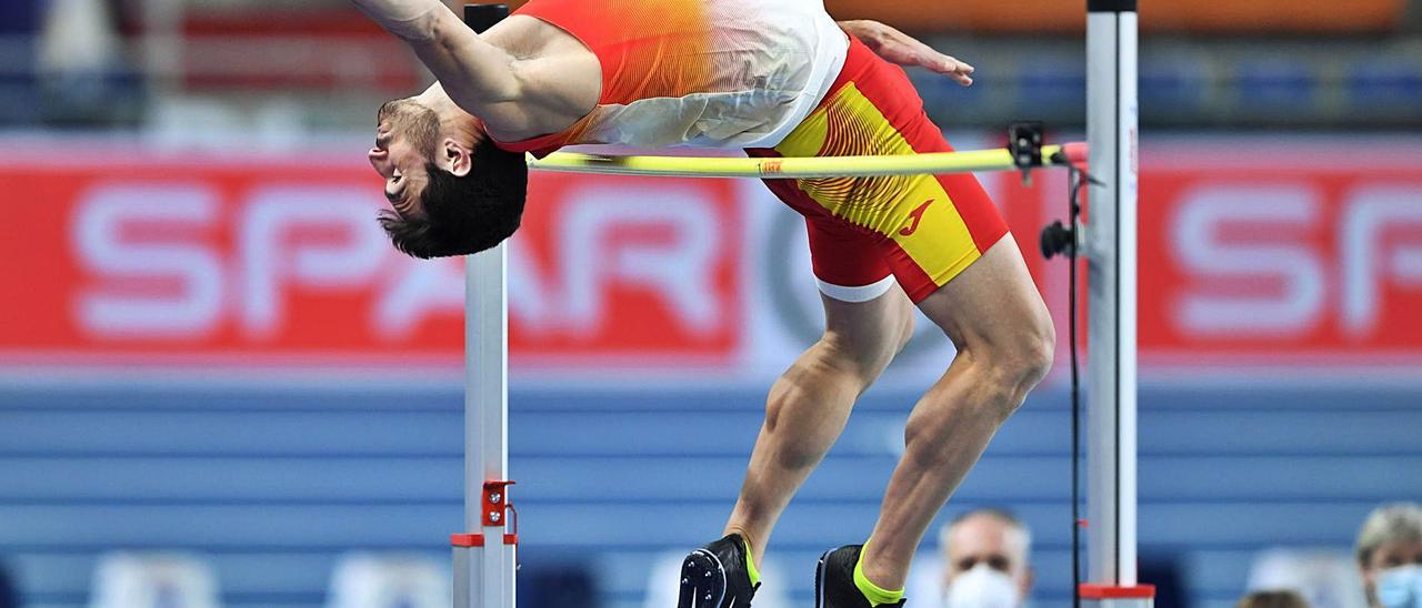 Jorge Ureña, en plena ejecución de la prueba de salto de altura en el Europeo que acabó el pasado domingo. | EFE