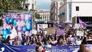 Málaga alza la voz en un 8M multitudinario contra la violencia hacia las mujeres