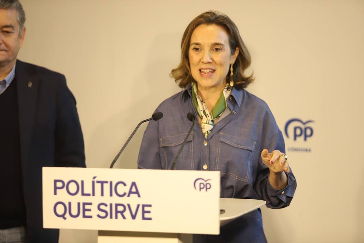 Cuca Gamarra, durante su atención a los medios de comunicación.