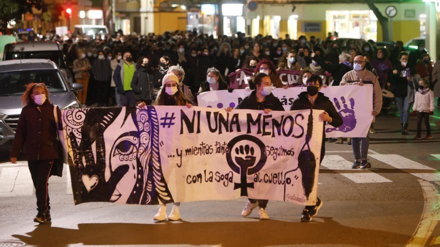 Manifestación en el Port de Sagunt contra la violencia machista.