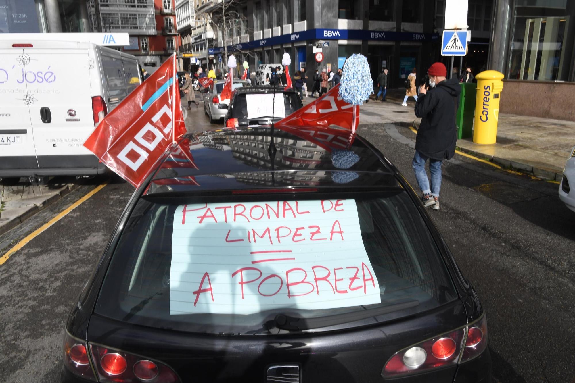 Caravana sindical en A Coruña por el convenio de la limpieza