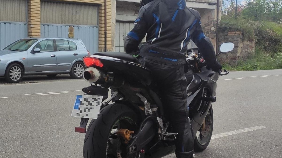 La DGT alerta: estas ocho nuevas normas para ciclistas y motoristas ya están en vigor