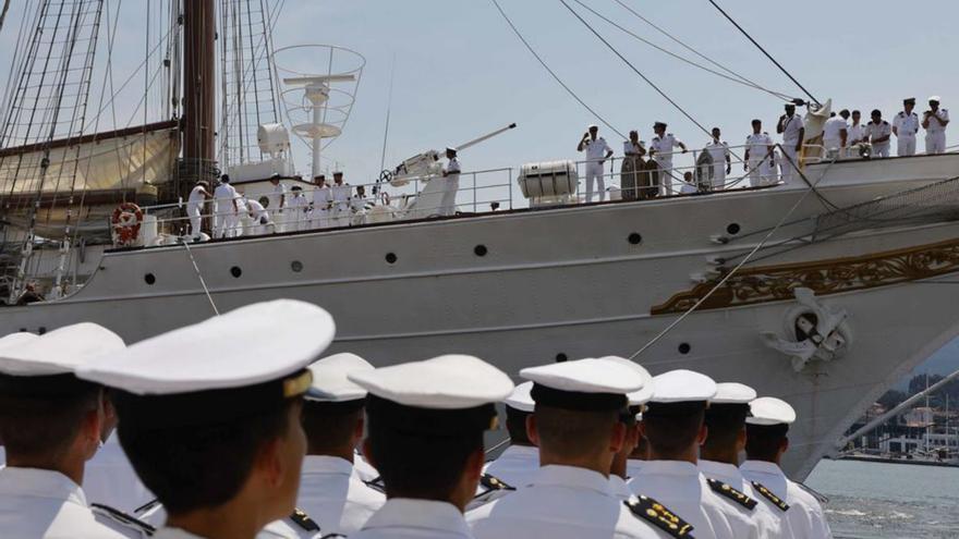 La Escuela Naval Militar organiza dos días de puertas abiertas para conocer el Elcano