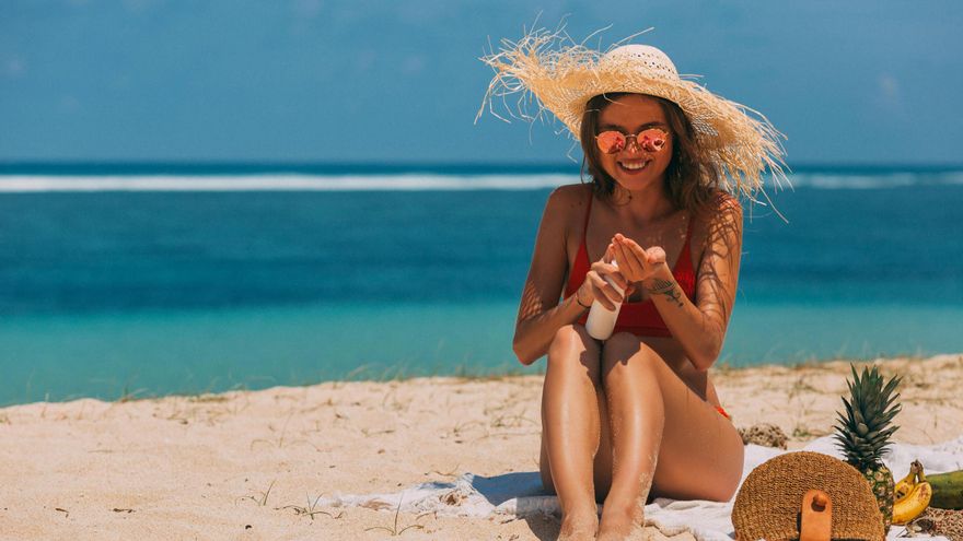 Cómo quitar las manchas de protector solar, arena y sudor de tus gafas de sol: el truco de la Ordenatriz