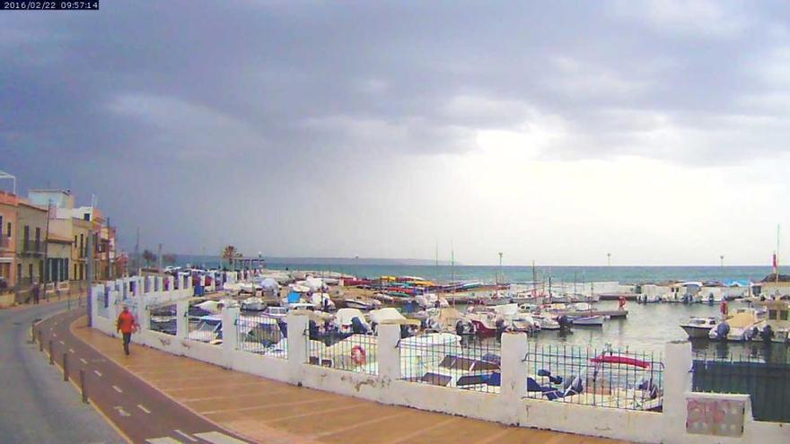 Viele Wolken und wenig Sonne im Montagvormittag (22.2.) im Hafen von El Molinar in Palma