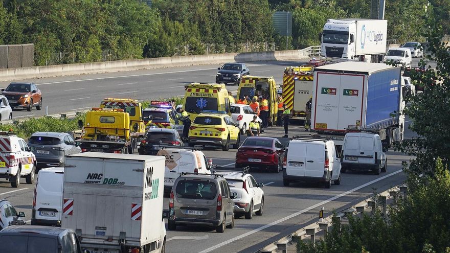 Onze ferits i cues quilomètriques en un accident múltiple a l’AP-7