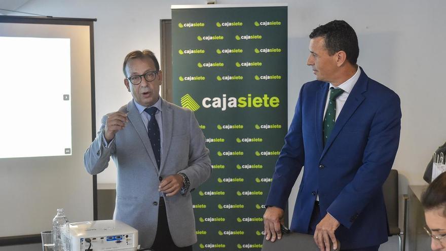 Cajasiete prevé una contracción de las inversiones en Canarias por la escalada inflacionista