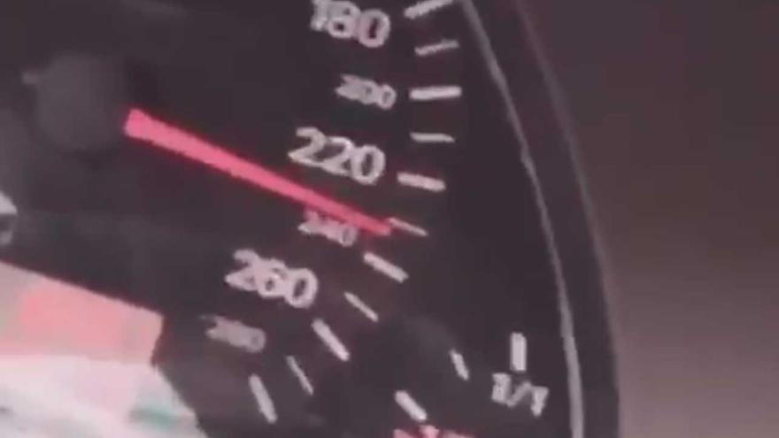 Un conductor se graba a 240 km/h en Begonte y exhibe el vídeo en redes sociales