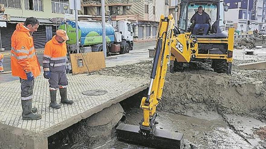 Benicàssim, Peñíscola y Orpesa asumen la limpieza de las playas