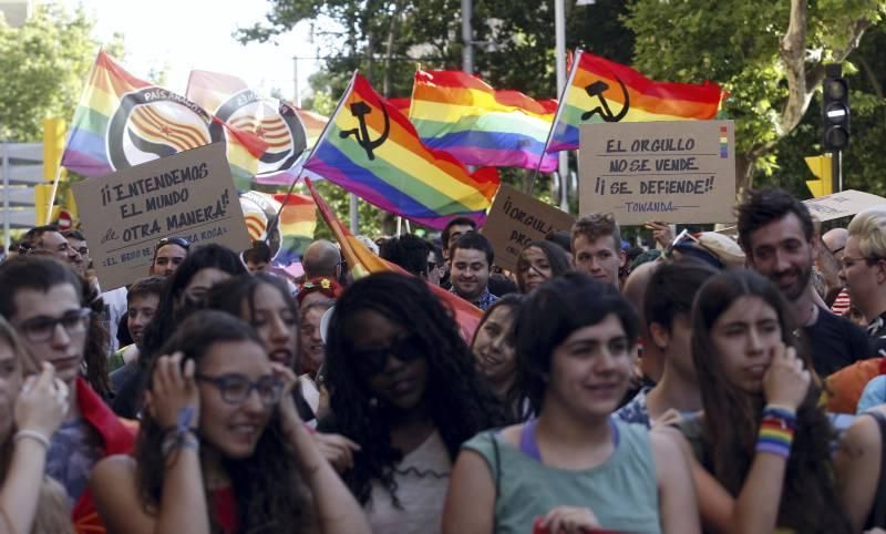 Fotogalería de la manifestación por el día del Orgullo Gay en Zaragoza