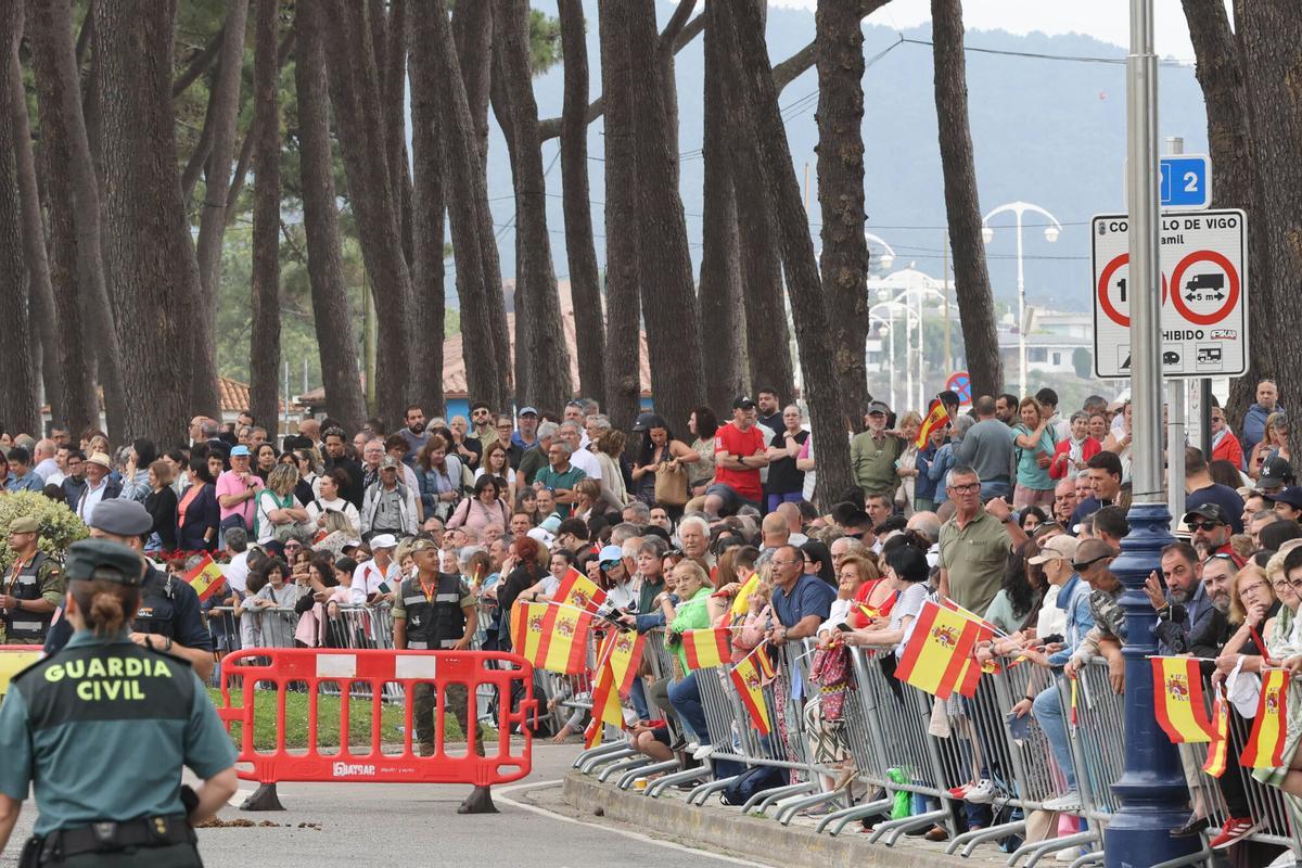 Vigo se rinde al desfile de la Fuerzas Armadas Vigo se rinde al desfile de la Fuerzas Armadas