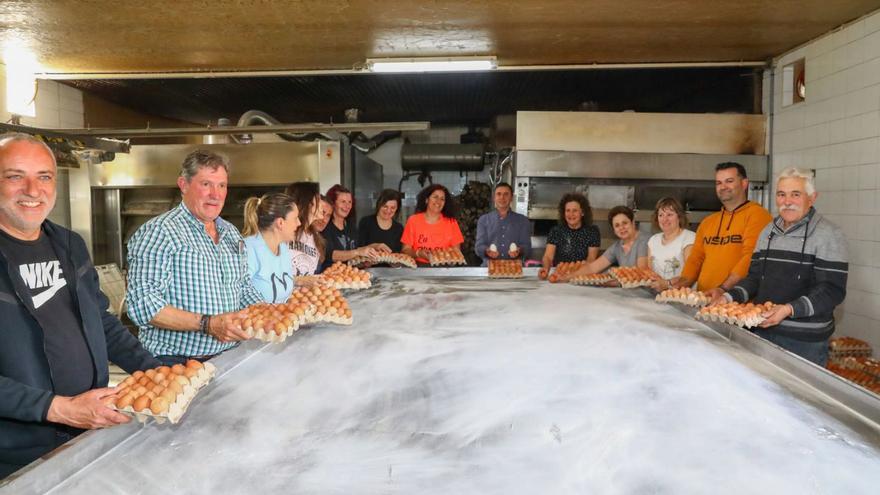 La cocción del bollo de San Gregorio es otra fiesta