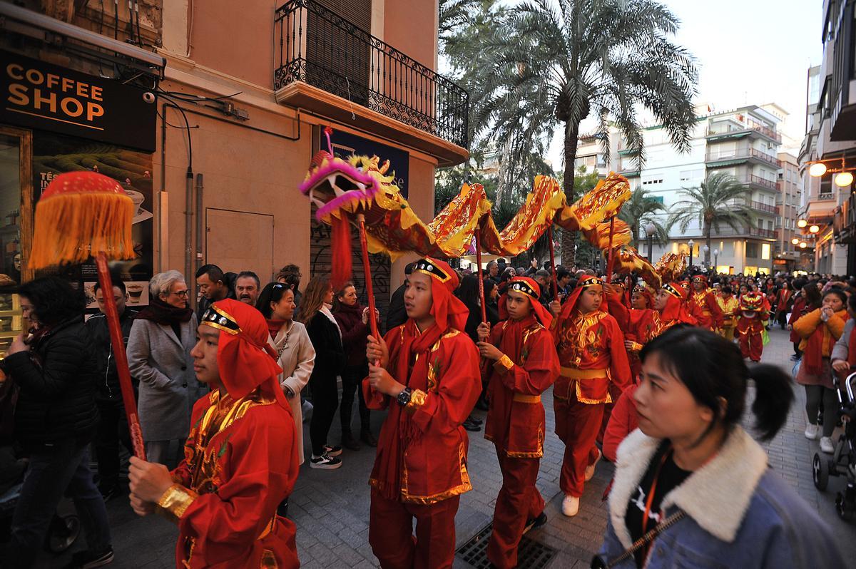 los ilicitanos recibieron con entusiasmo en 2019 la celebración del nuevo año por parte de la comunidad china de la ciudad.