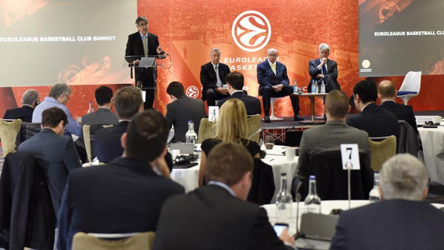Imagen de la reunión que los equipos de la Eurocup y de la Euroliga tuvieron el pasado mes de abril en Londres.