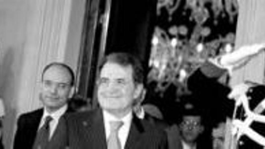 El apoyo de un senador centrista permitirá a Prodi formar Gobierno