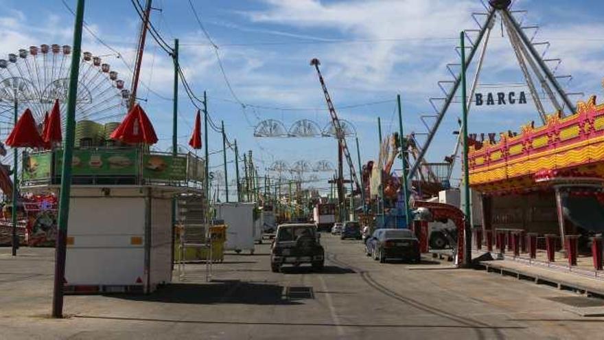 La zona de atracciones de la Feria de Málaga.