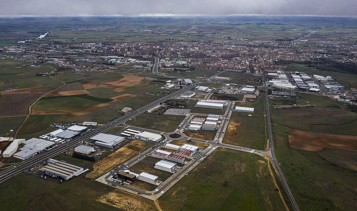 Imagen aérea del polígono de La Hiniesta Ampliación donde se ven parcelas vacías. | Emilio Fraile