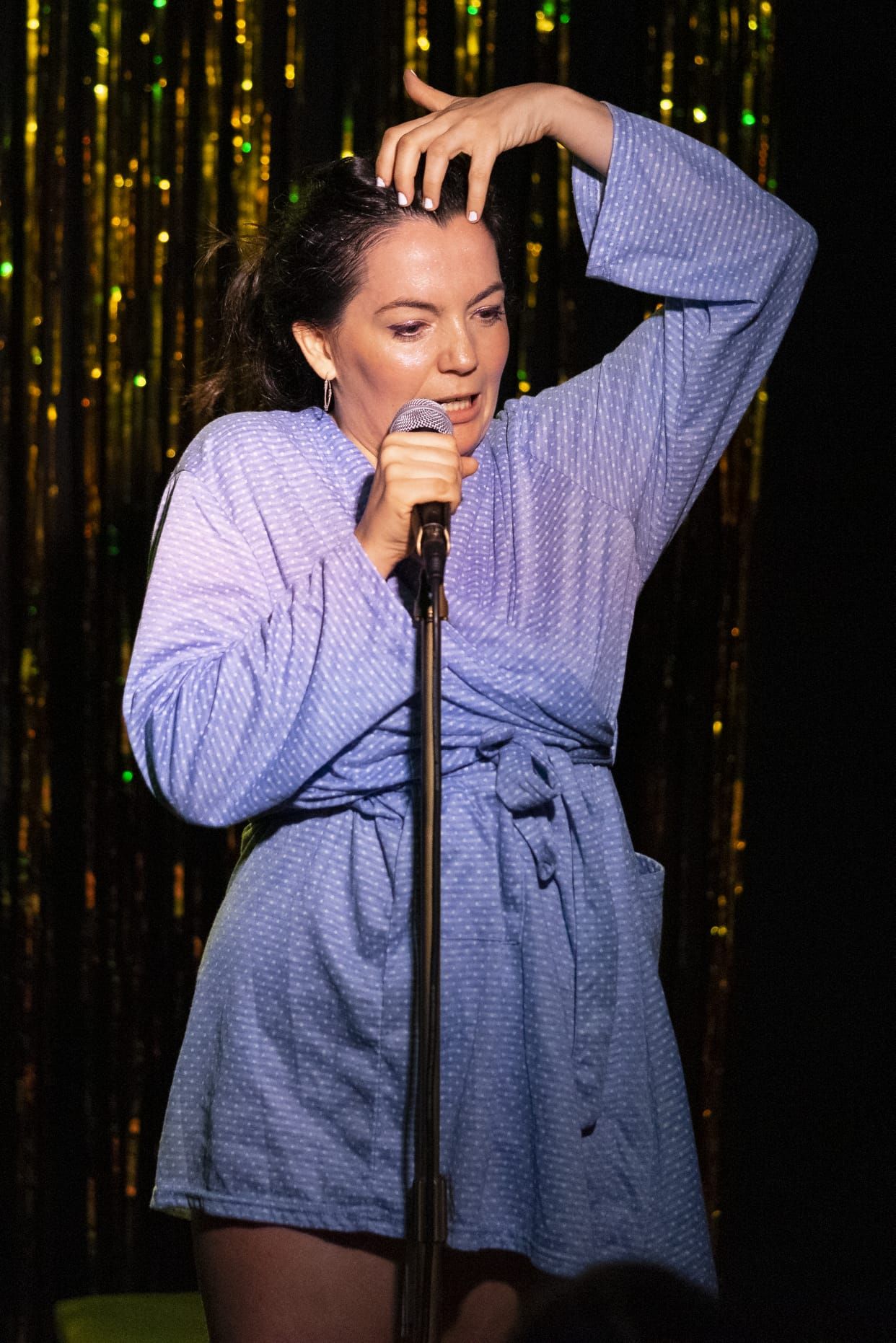 La humorista María Simón, sobre el escenario