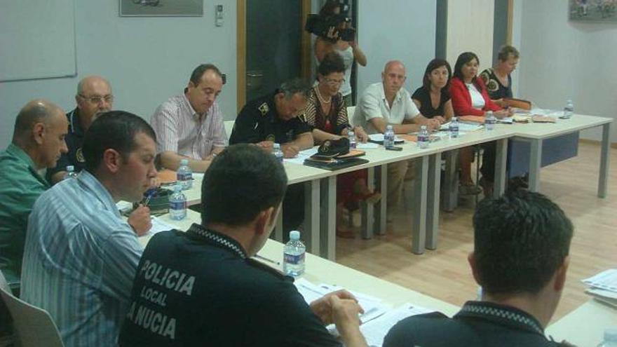 Una imagen de la reunión, ayer, de la Comisión Comarcal de Prevención en Seguridad Local.