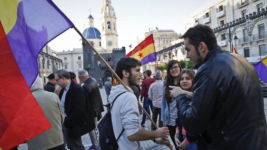 Algunos asistentes a la concentración