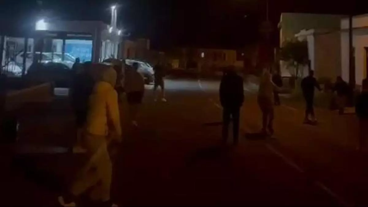 Batalla campal entre okupas y vecinos en Canarias