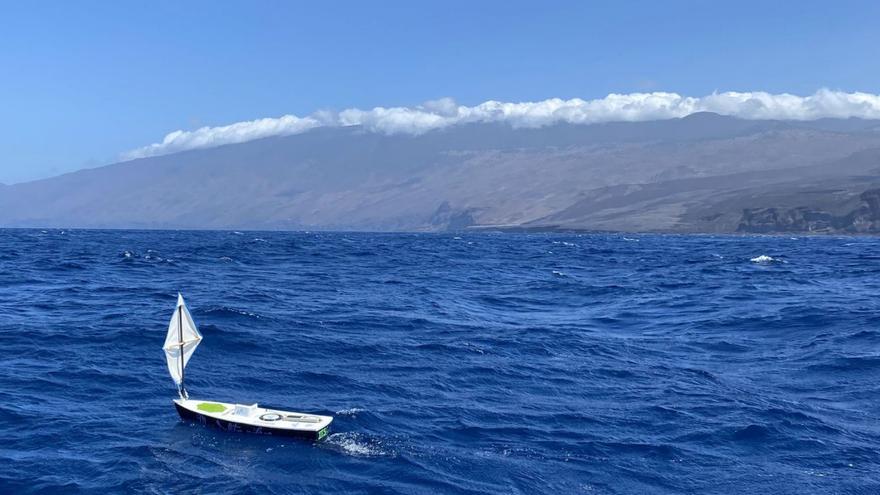 El bote de los alumnos del IES Garoé se adentra en el Caribe