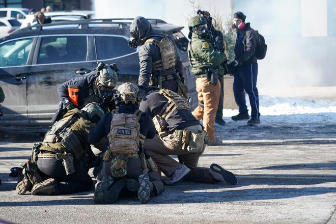 Un vídeo mostra que Alex Pretti va ser colpejat per agents de l’ICE dies abans de ser assassinat