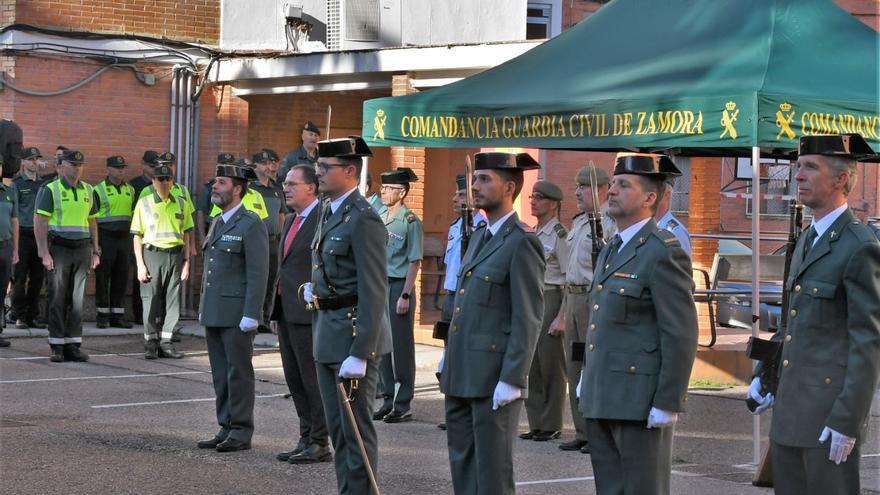 La Guardia Civil de Zamora homenajea al Rey en la Comandancia