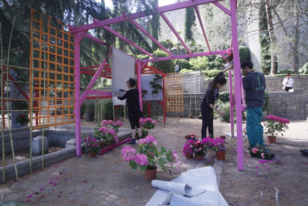 Últims preparatius el dia abans d''inaugurar-se Temps de Flors