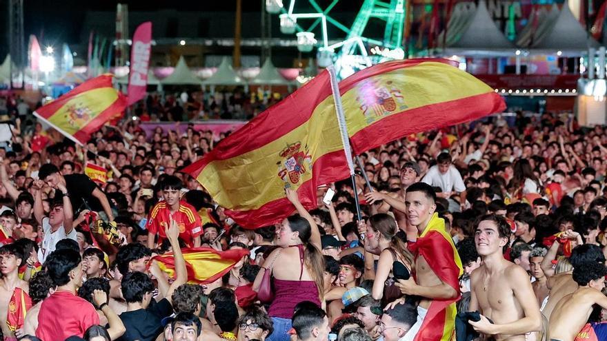 Vídeo: Santa Cruz de Tenerife estalla con la victoria de España en el Mundial 2026
