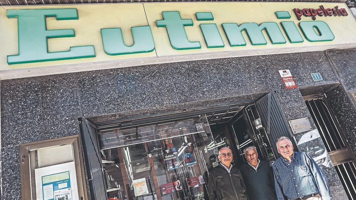 La despedida de Eutimio, una papelería con casi un siglo de vida en Alicante