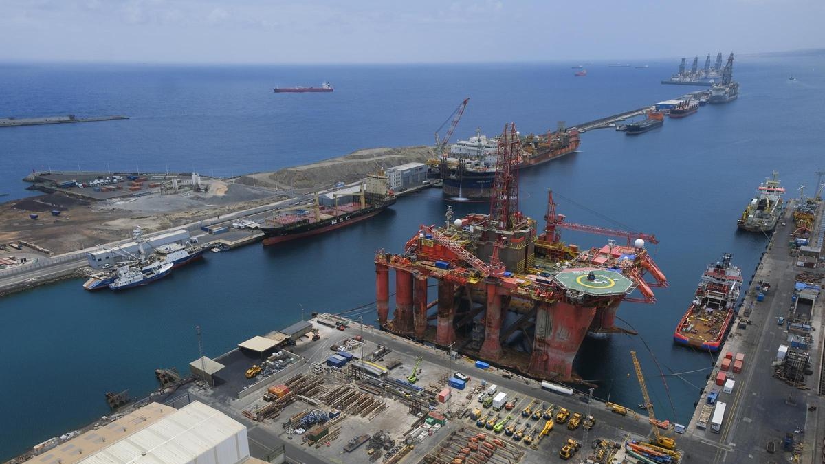 Vista parcial del Puerto de Las Palmas