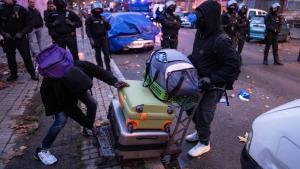 Desalojo del instituto B9 de Badalona