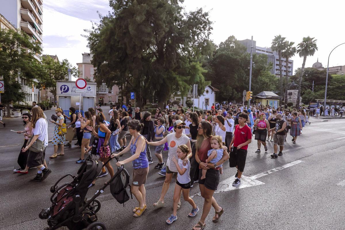 El Orgullo 'alternativo' combina reivindicación política, música y celebración