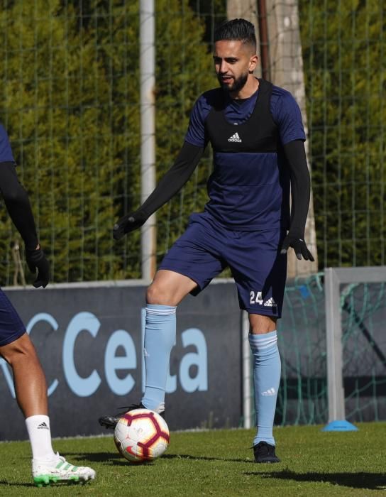 Entrenamiento del Celta en A Madroa, con presencia de Michel Salgado