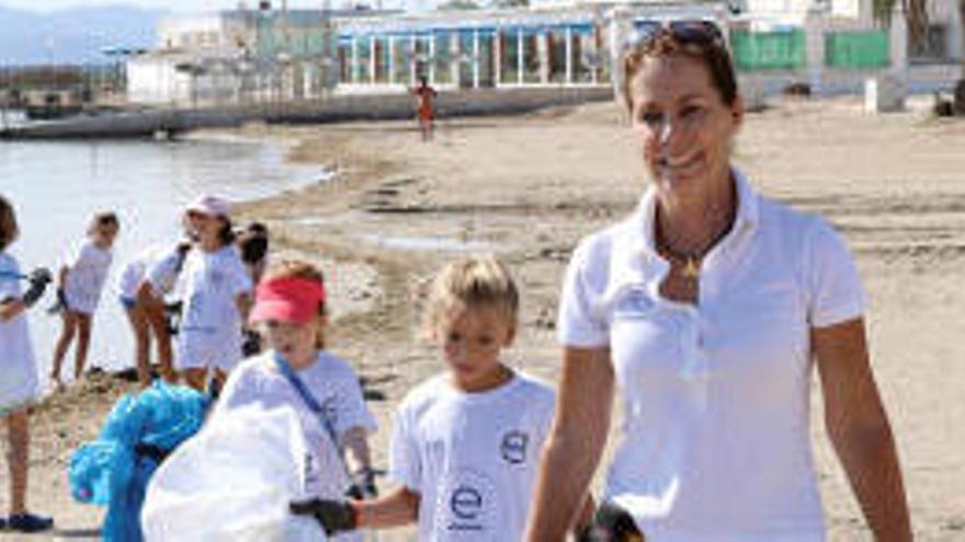 Theresa Zabell, exregatista y presidenta de la Fundación Ecomar.