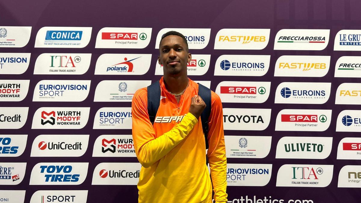 Jordan Díaz, feliz tras su gran debut como español