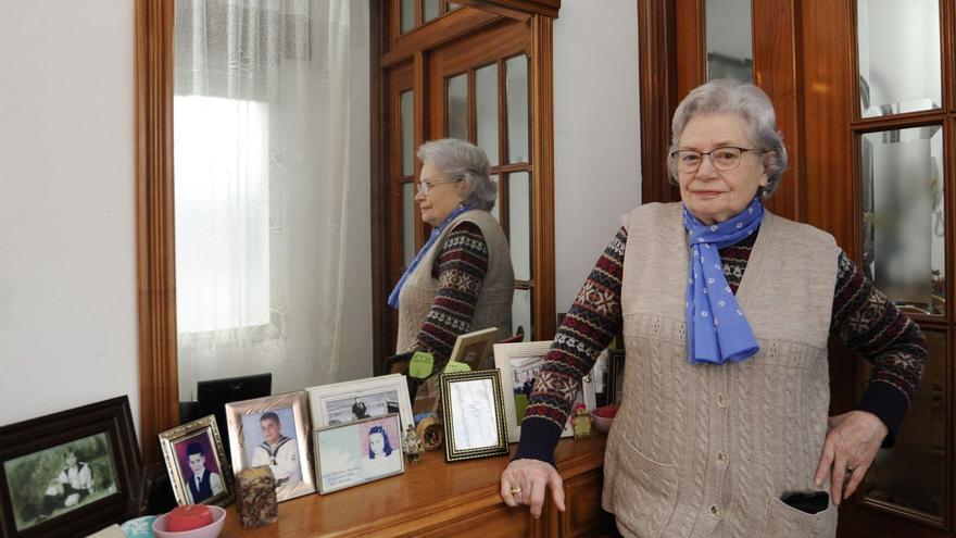 Alicia Carbón en su vivienda.