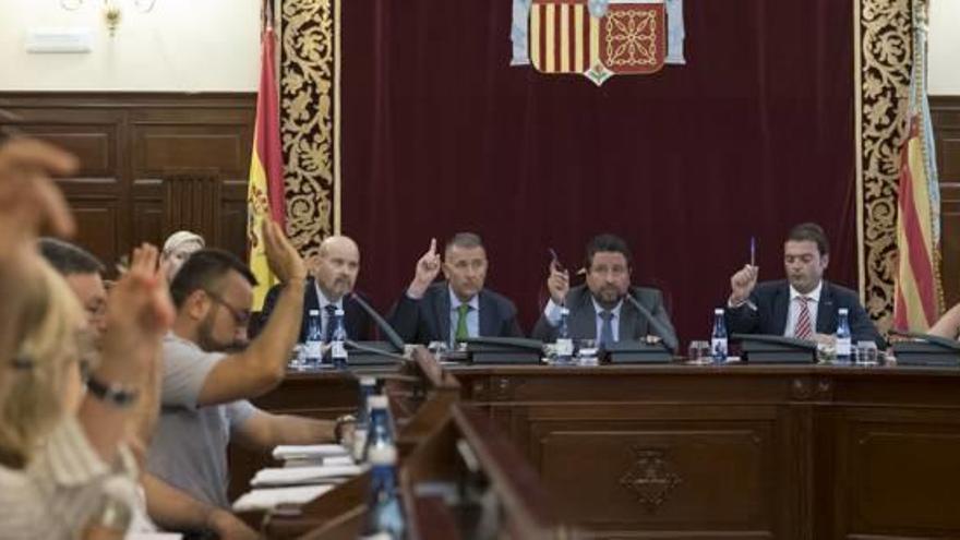 Pleno extraordinario de la Diputación de Castelló en el que se aprobaron las medidas para la Piscina Provincial.