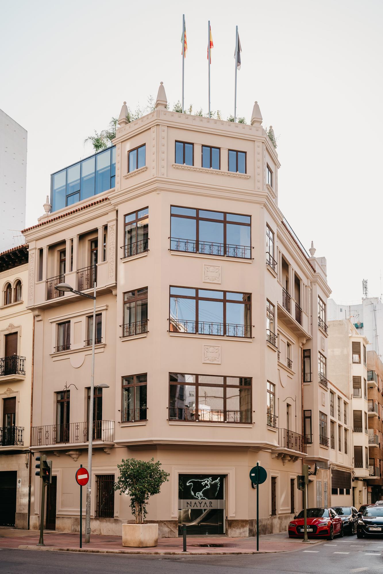 La compañía, con sedes en Castelló y en Shanghái, inauguró en 2019 Nayar Building, un edificio histórico de principios del siglo XX diseñado por Francisco Maristany y ubicado en el centro de la ciudad.