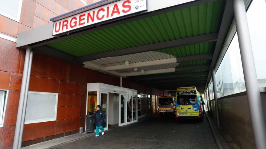 Entrada al servicio de urgencias del Virgen de la Concha.