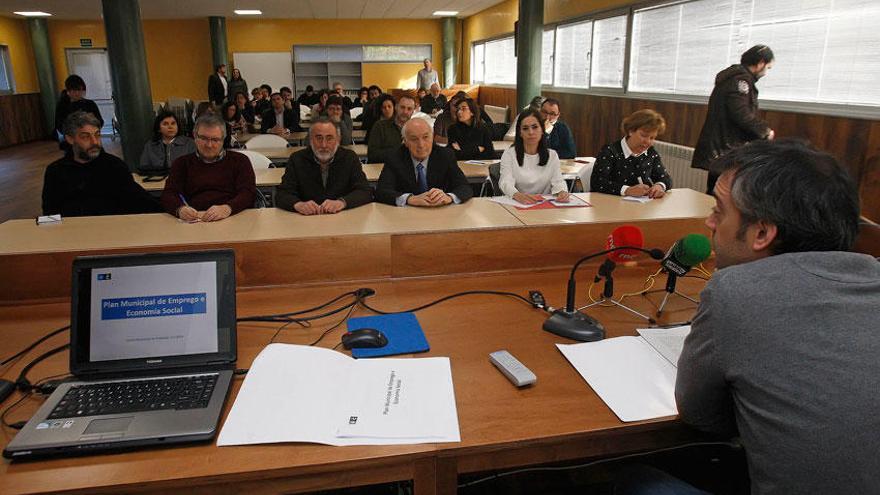 Presentación del plan de empleo esta tarde en el barrio de Os Rosales.