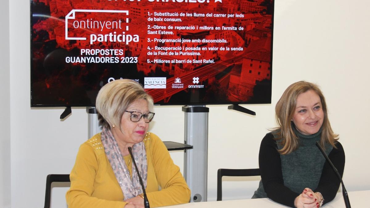 Virtudes González y Natàlia Enguix, en la presentación de las propuestas ganadoras del Ontinyent Participa.