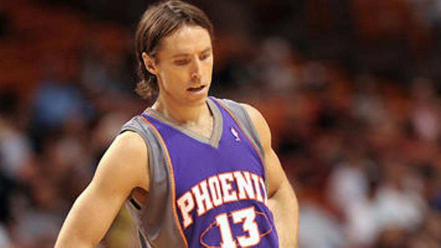 Steve Nash coincidió con Robert Sarver en los  Phoenix Suns.