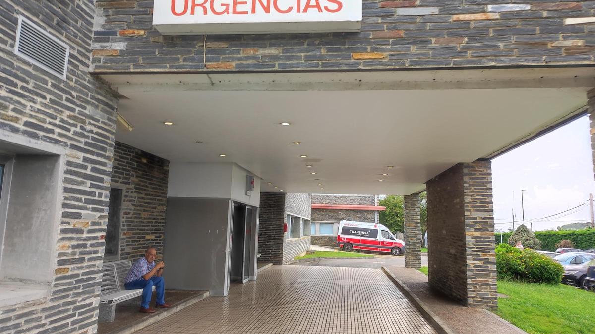 Entrada de Urgencias del hospital de Jarrio.