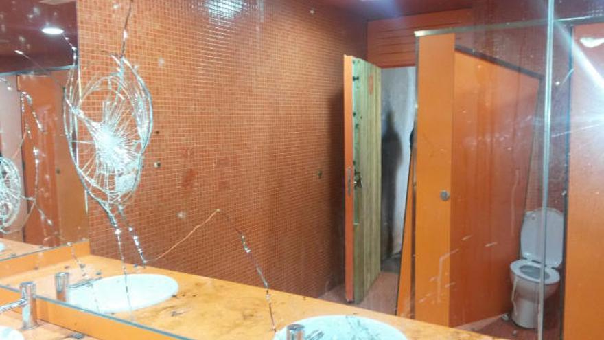 Los baños de San Fernando sufren otro ataque vandálico