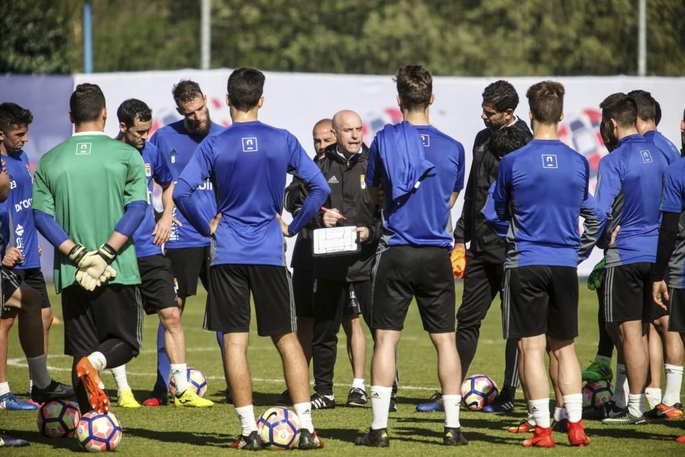 Entrenamiento del Real Oviedo en el Requexón